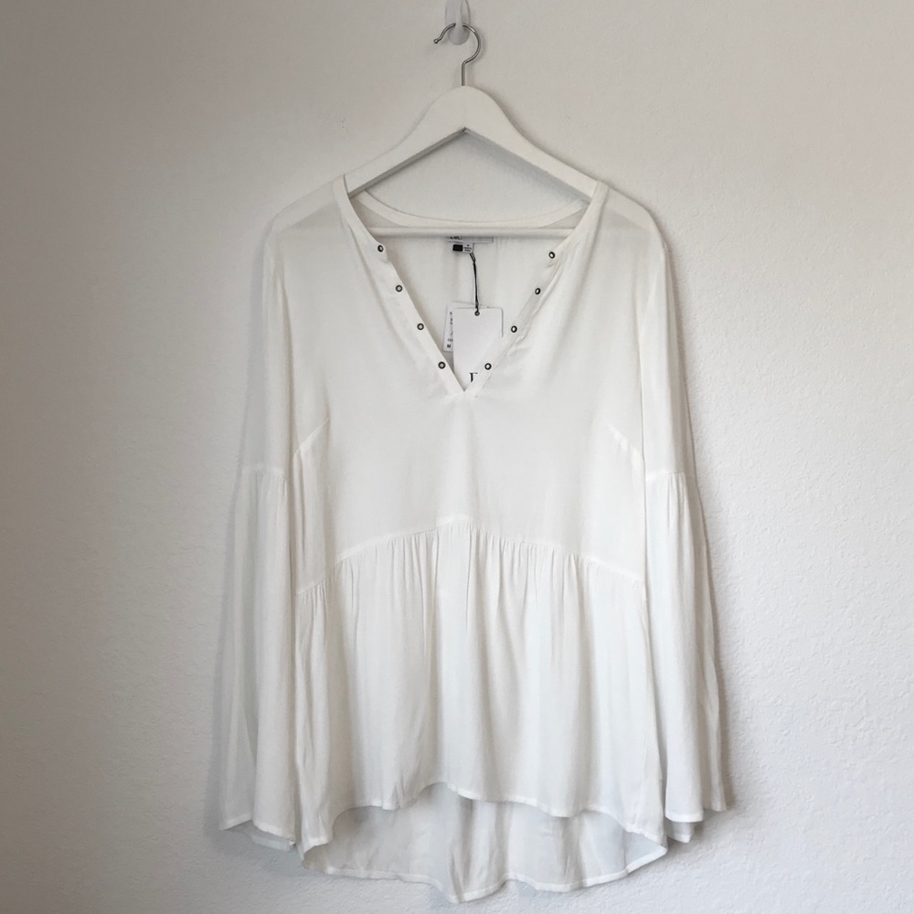 NWT DR2 danielrainn White Fluted Sleeve Blouse M